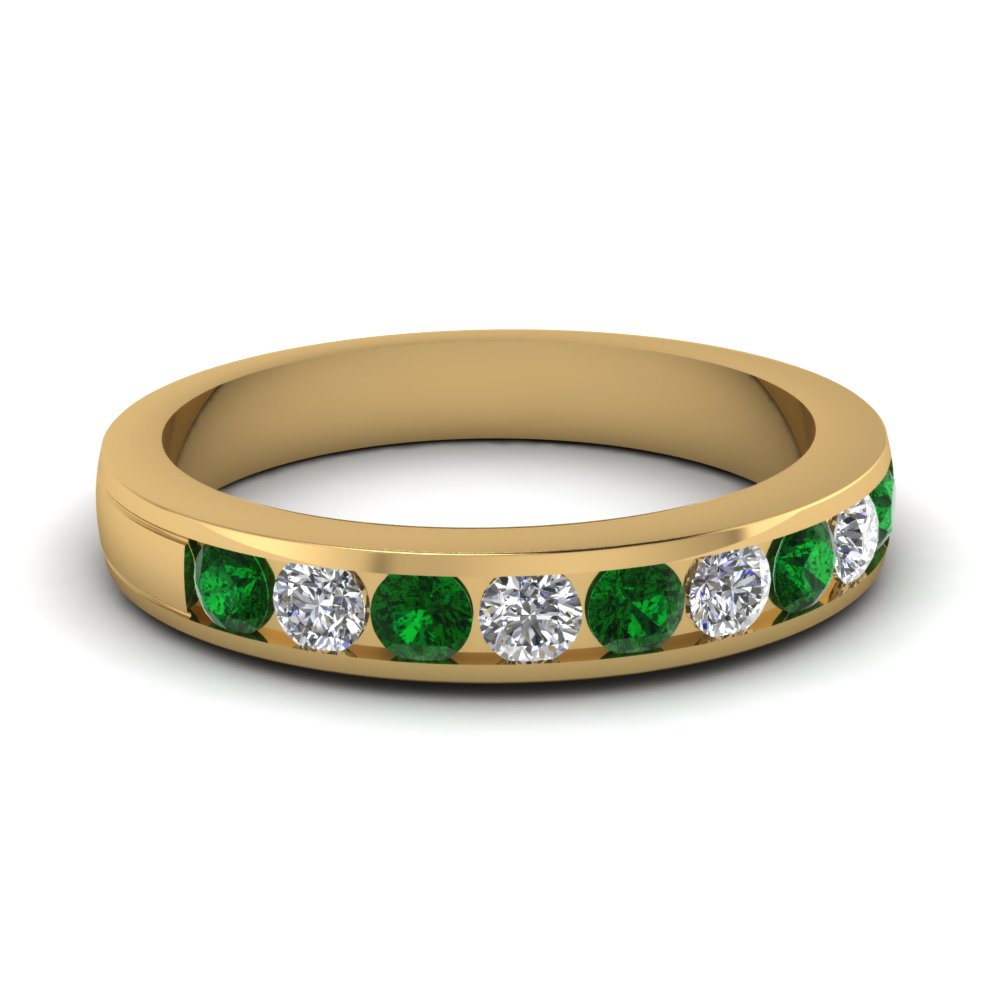 Round Diamond Channel Wedding Band With Emerald In 14K